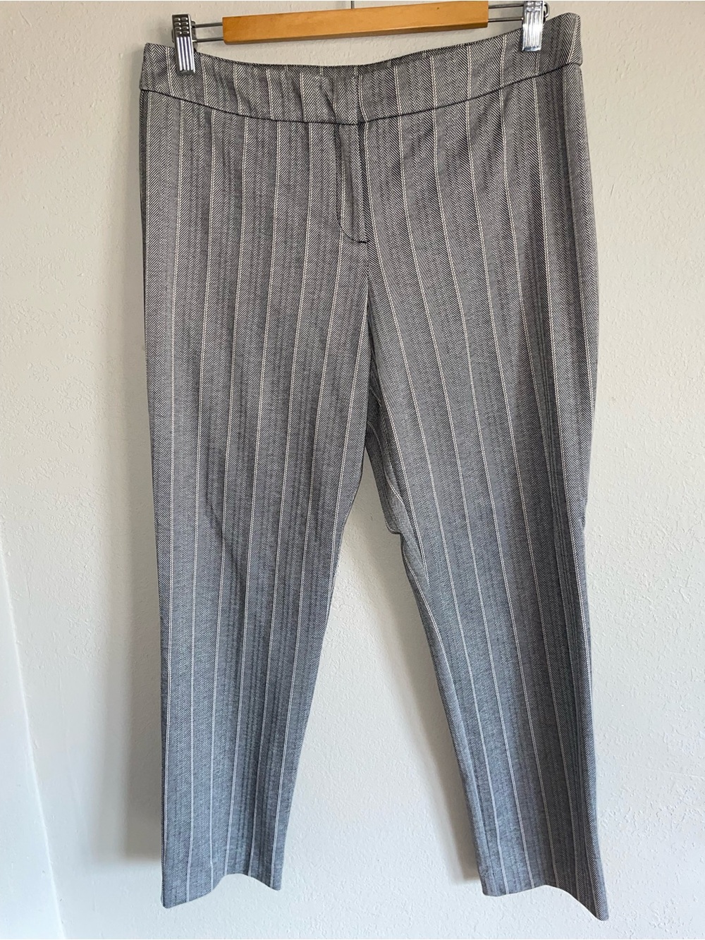 Classic Gray Pinstripe women’s Pants straight ankle size 8
